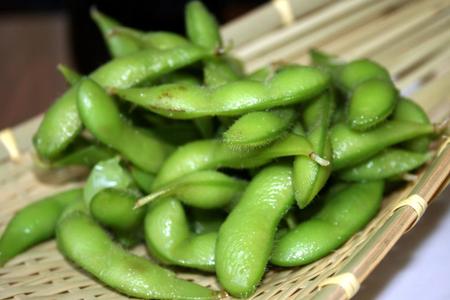 What Is Edamame? A Complete Guide to Japanese Green Soybeans