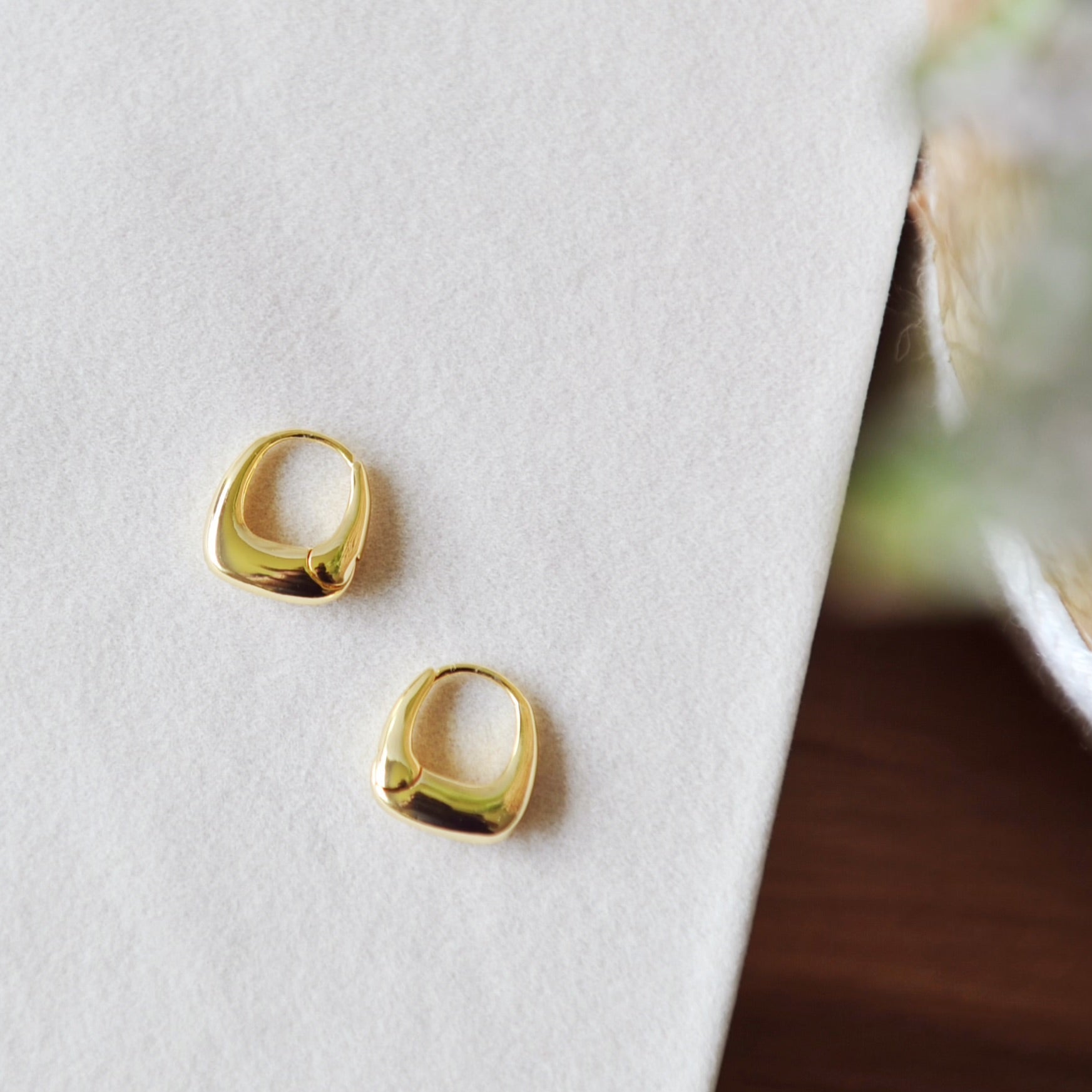 Sloane Boxy Hoops