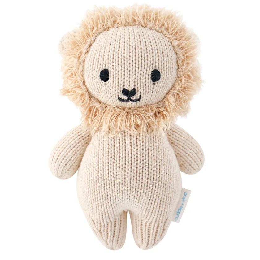 Baby lion | Cuddle + Kind