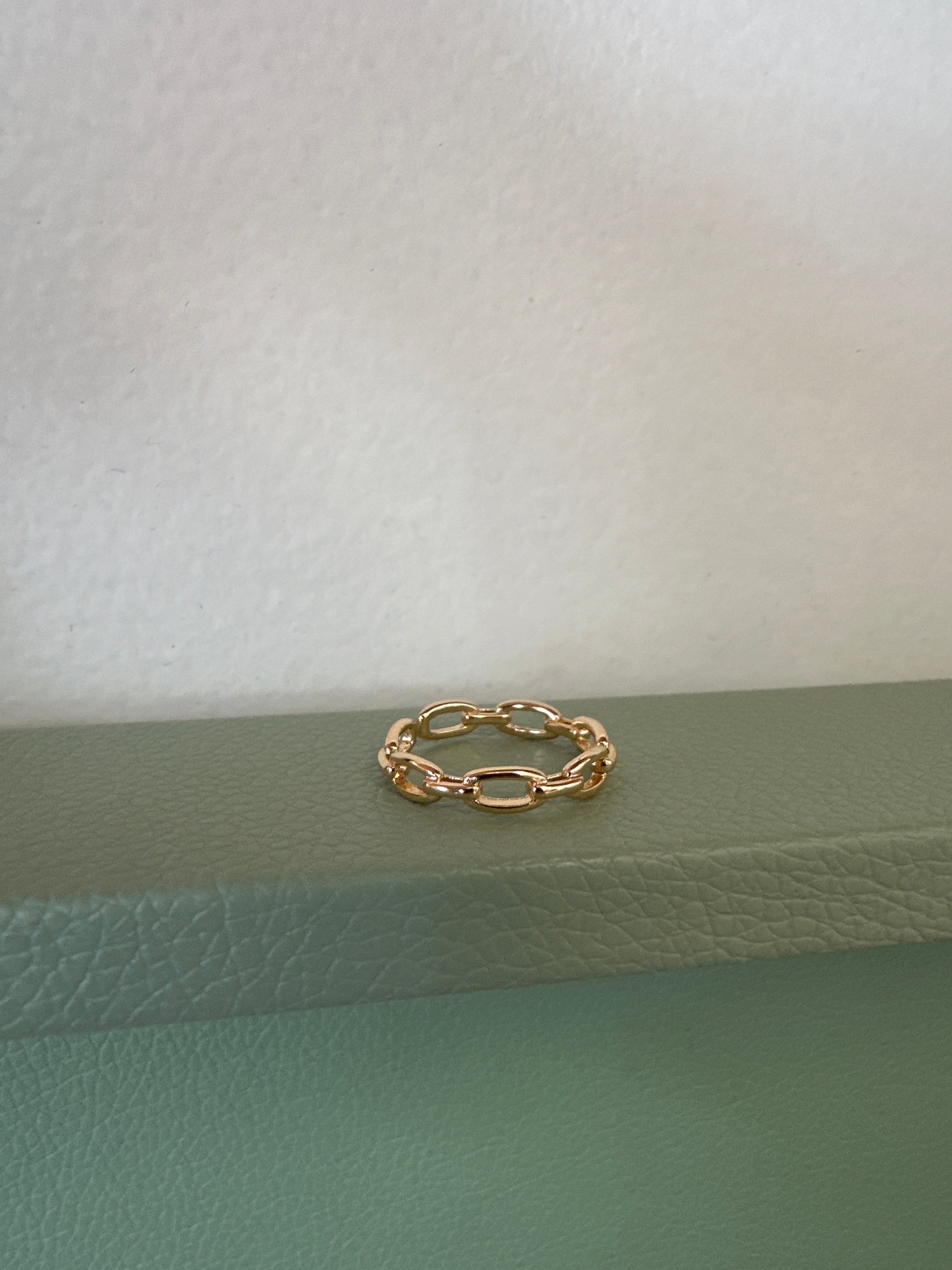 Standout Boutique Chainlink Gold Ring