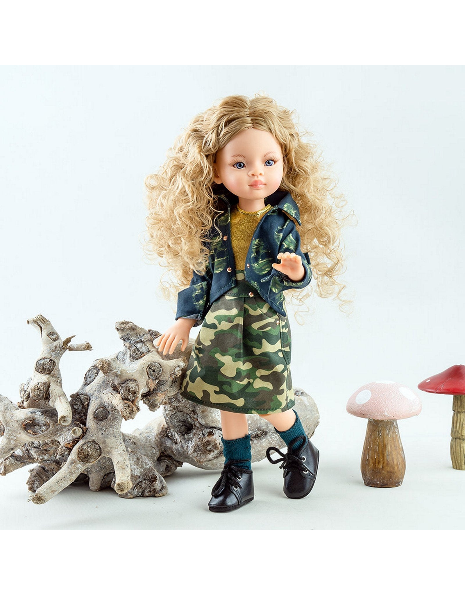Las Amigas Doll Clothing - Camo skirt & jacket - Paola Reina