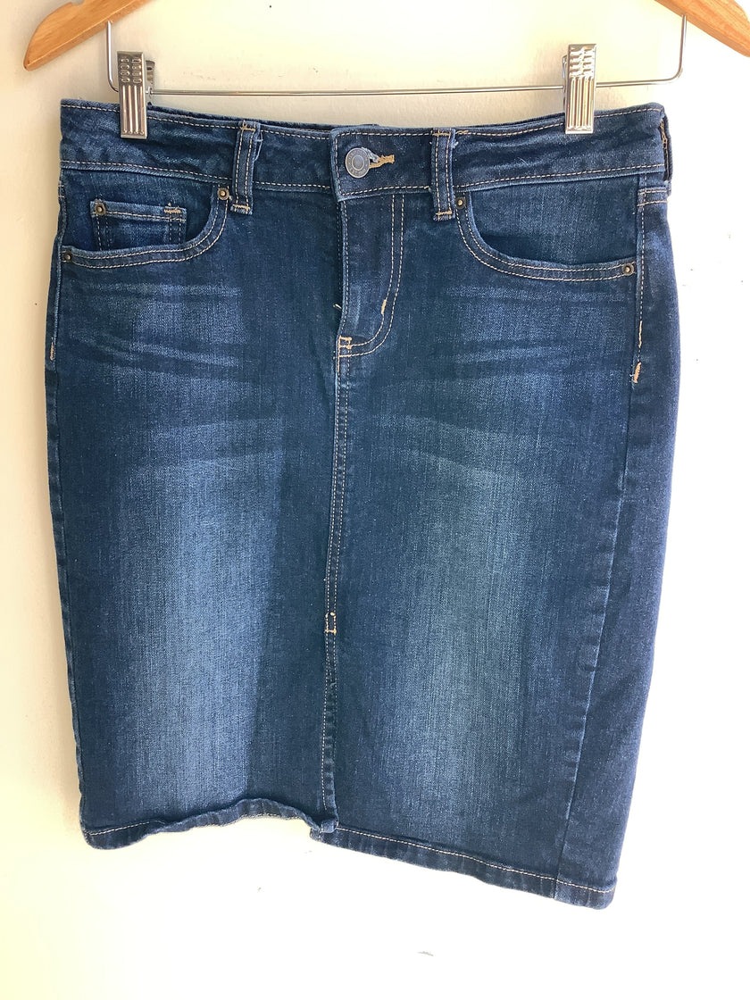 Gap Denim Skirt w/ Floral Pockets