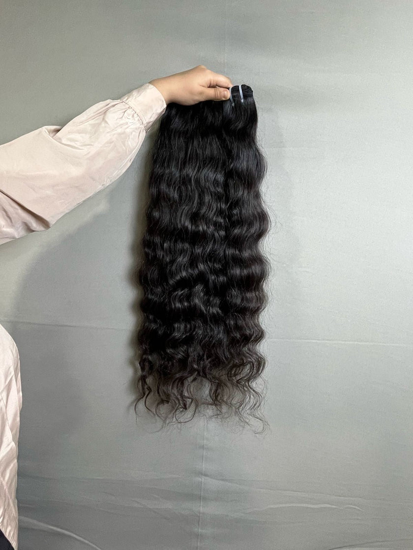 Tresses de cheveux humains bouclés bruts indiens « 100% non traités et naturels »
