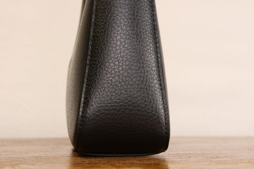 Origyn 01 - Plant-Based Vegan Leather Shoulder Handbag - Made with MIRUM®