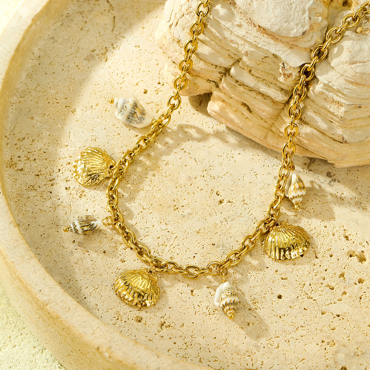 18K Gold Titanium Steel Shell Conch Necklace – Ocean Style Pendant Necklace