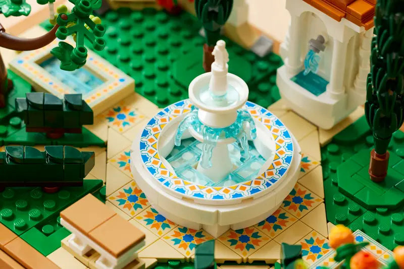 LEGO - 10359 - ICONS - Fountain Garden - 1302pcs
