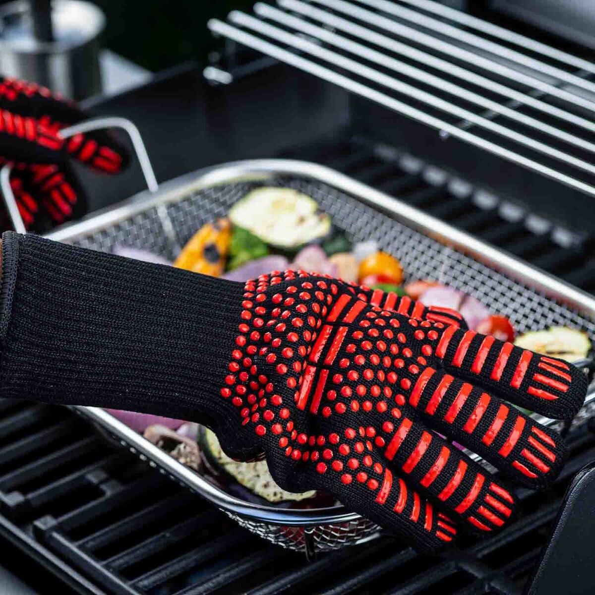 TableCraft Black & Red Grilling Gloves, Set of 2