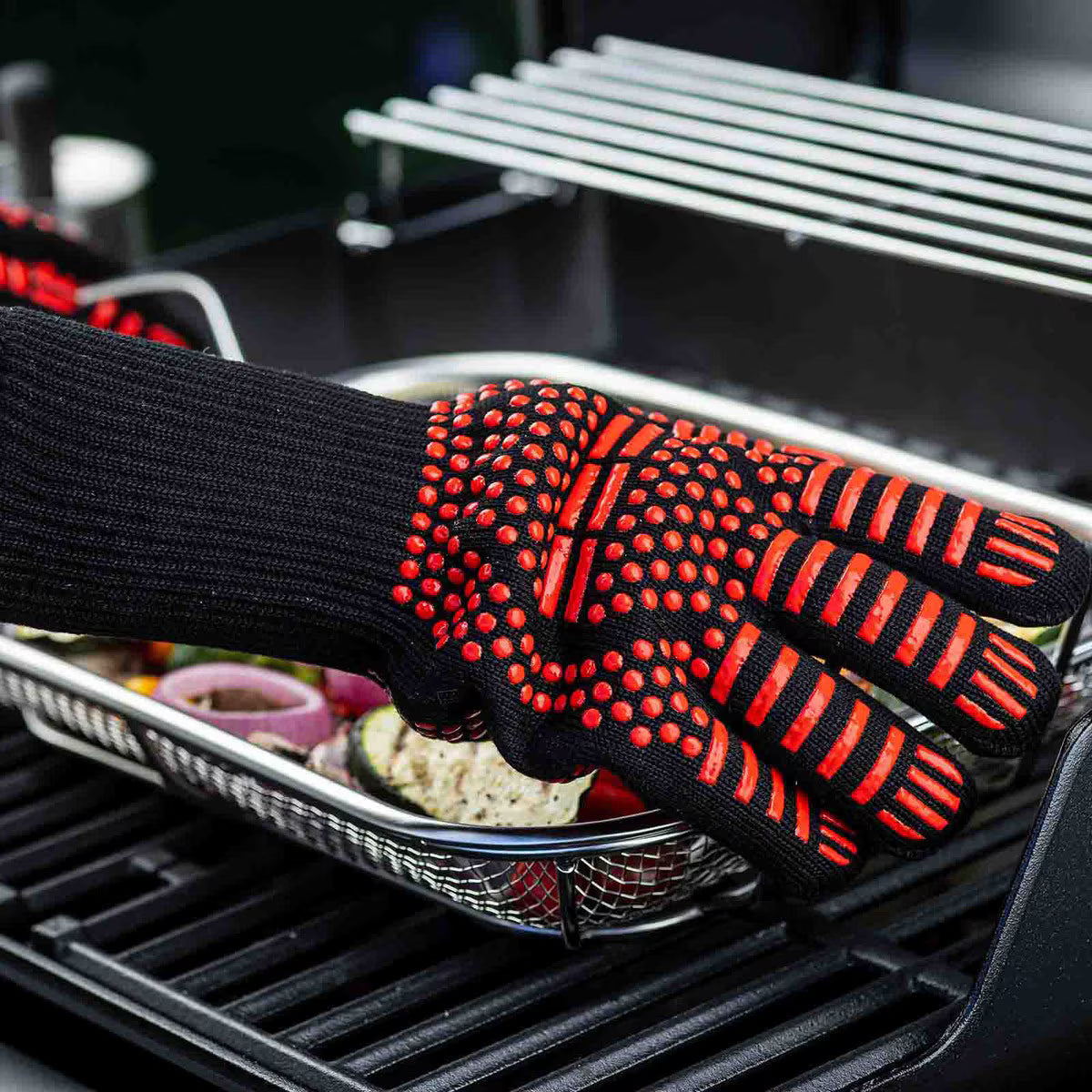 TableCraft Black & Red Grilling Gloves, Set of 2