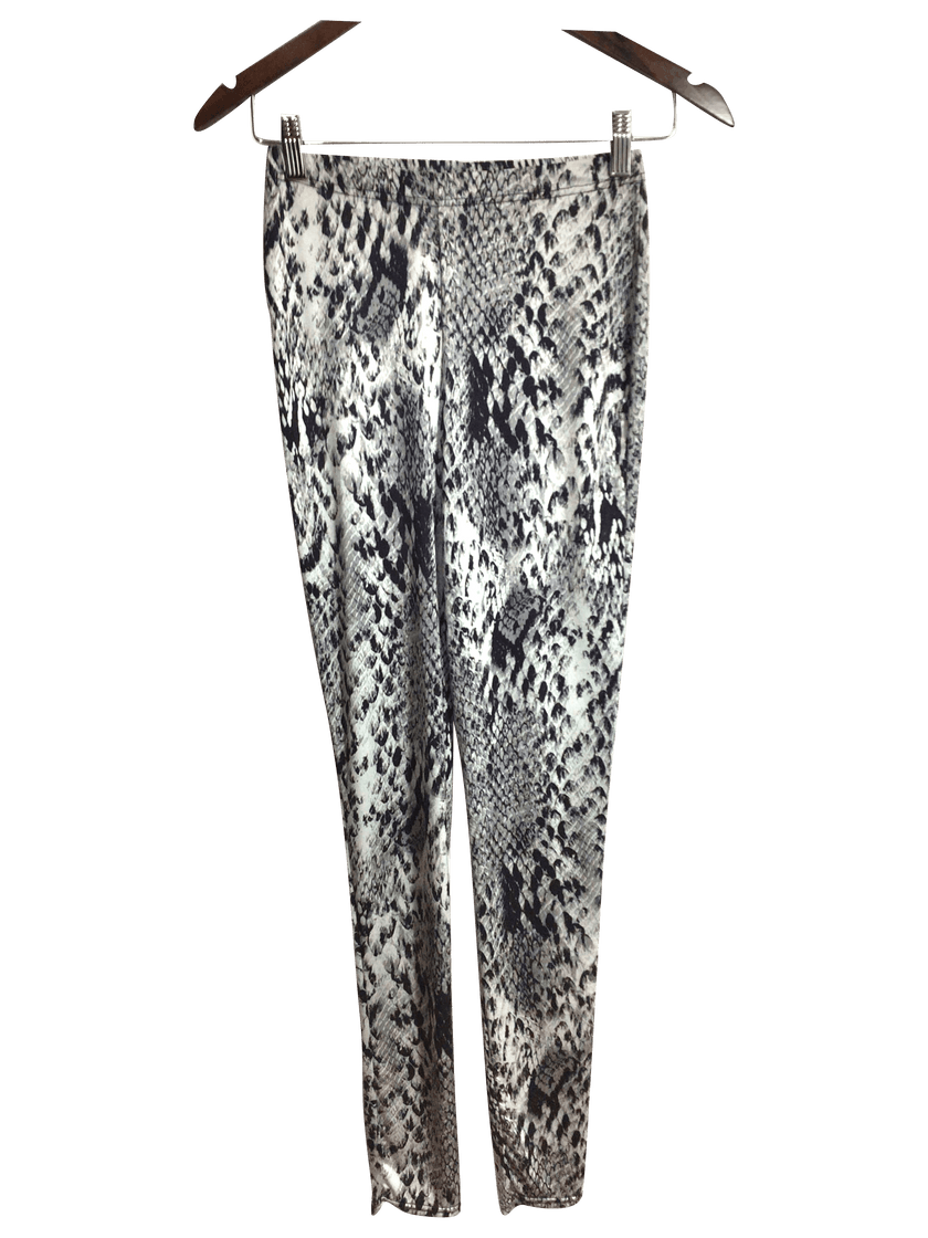PRETTY LITTLE THING Women Activewear Leggings Regular fit in Black - XS