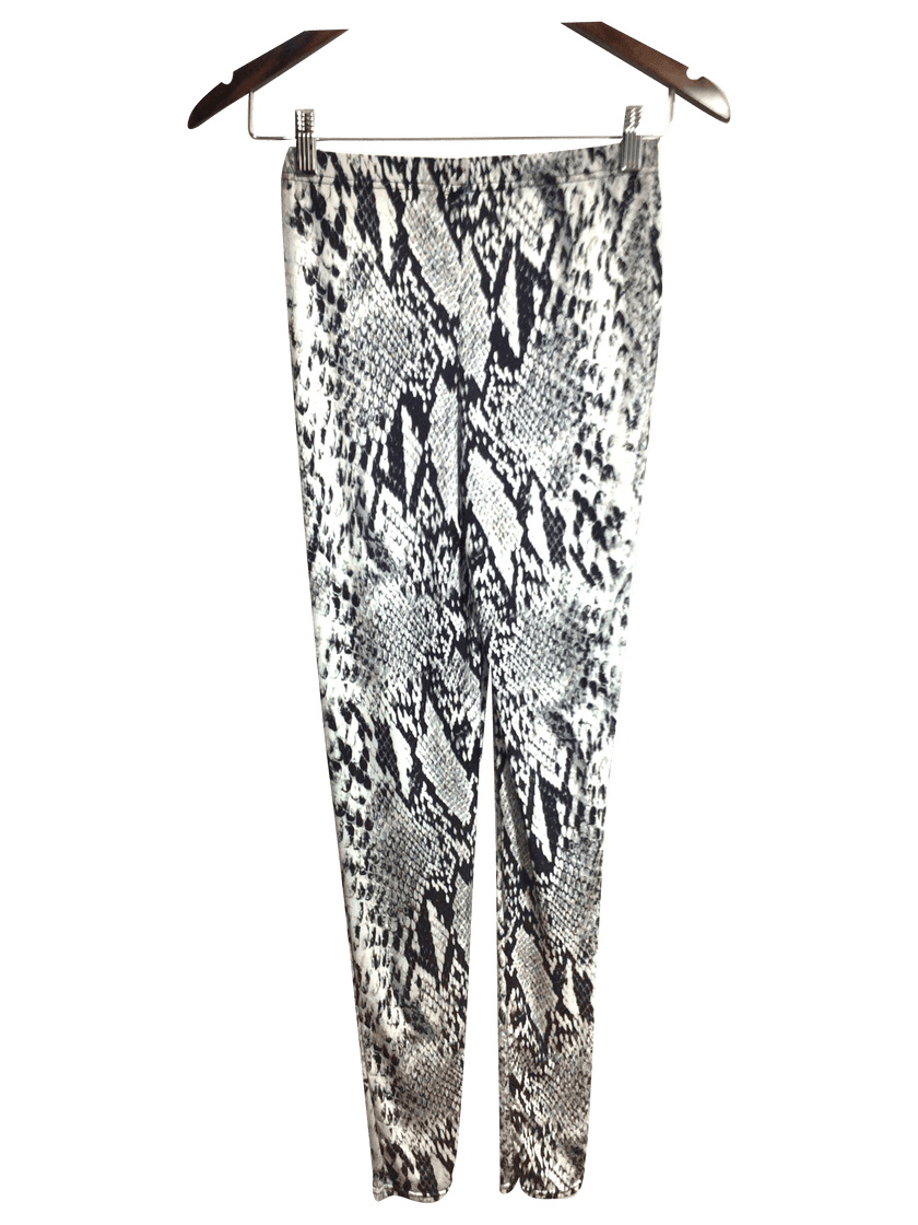 PRETTY LITTLE THING Women Activewear Leggings Regular fit in Black - XS