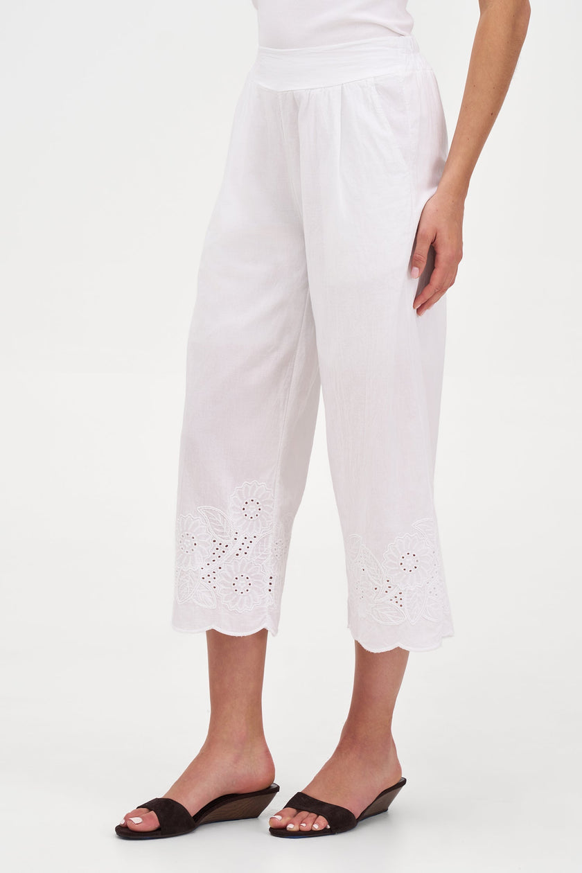 Women's Woven Capri Trousers
