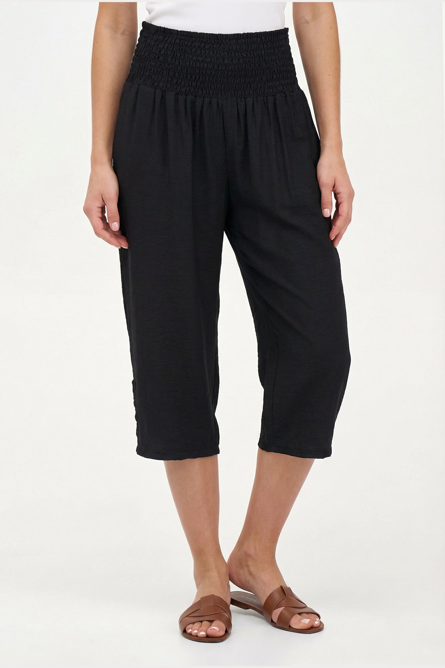 Women's Woven Capri Trousers