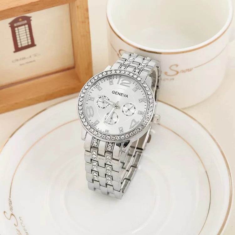 Unisex Three-piece Bracelet Watch for women