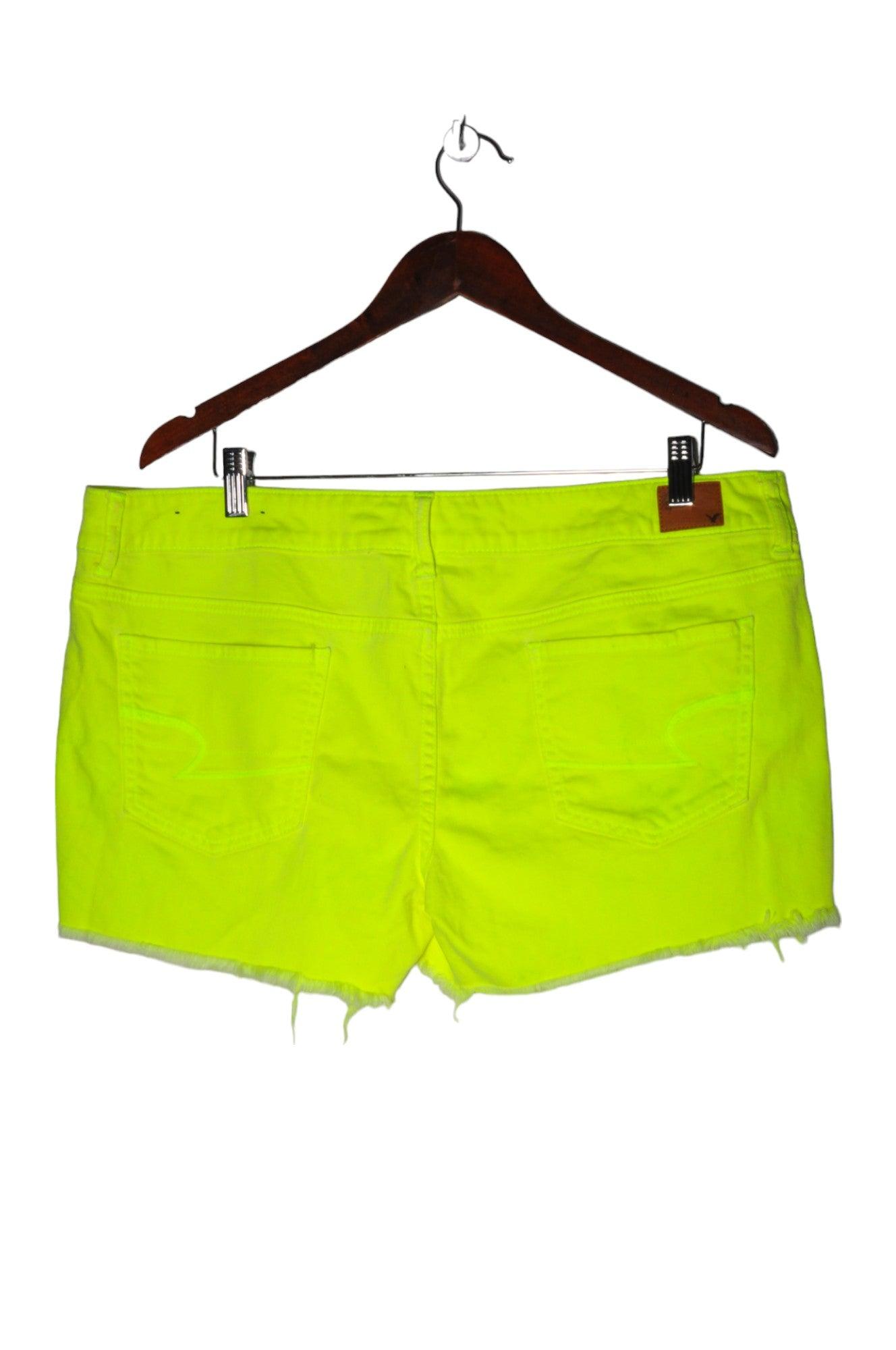 AMERICAN EAGLE Women Classic Shorts Regular fit in Green - 18