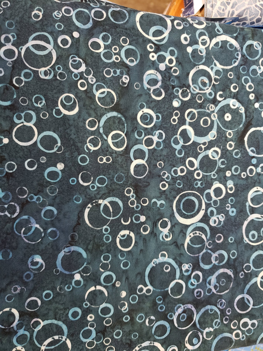 Hoffman Bali Batiks - 2165-410 - From the Depths - Circles