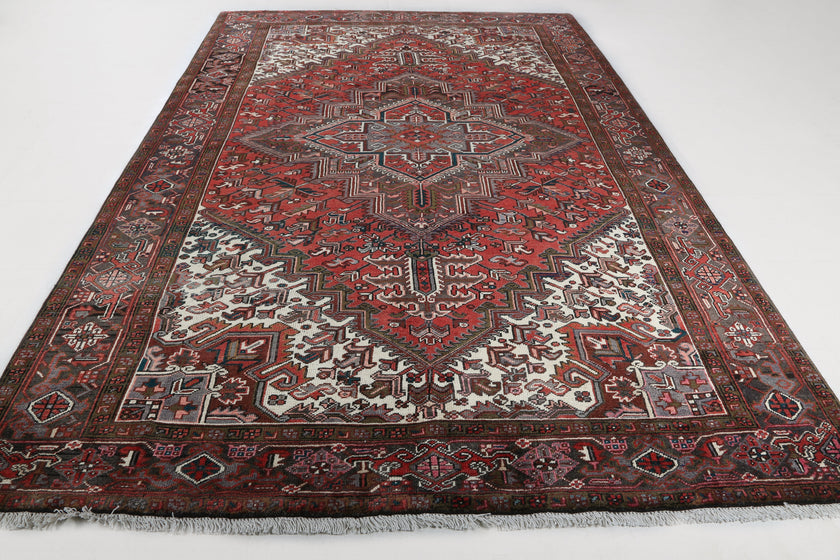 Persian Heriz Rug | 7' 5