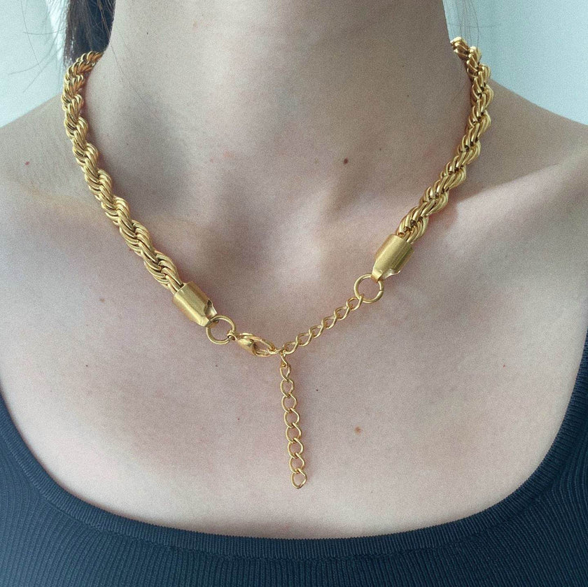 Romeo Twisted Rope Chain Necklace women