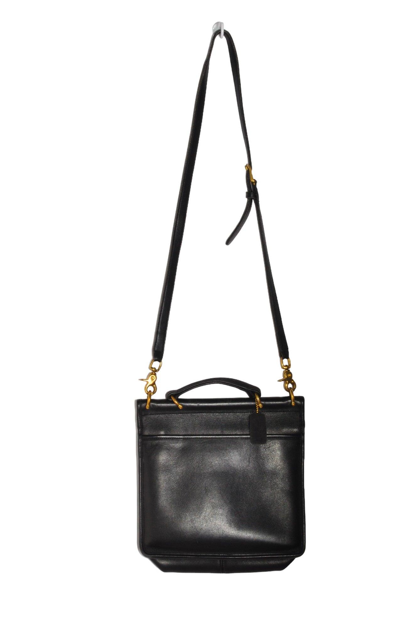 COACH Women Handbags Regular fit in Black