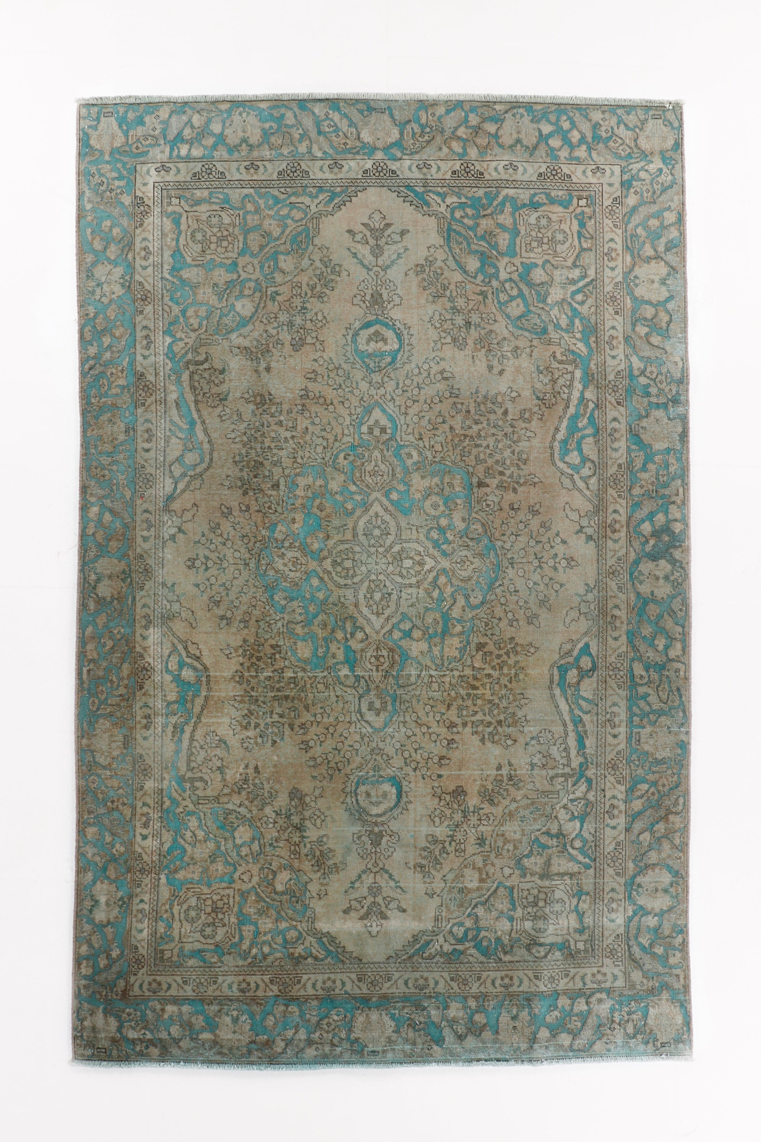 Persian Tabriz Rug | 5' 9