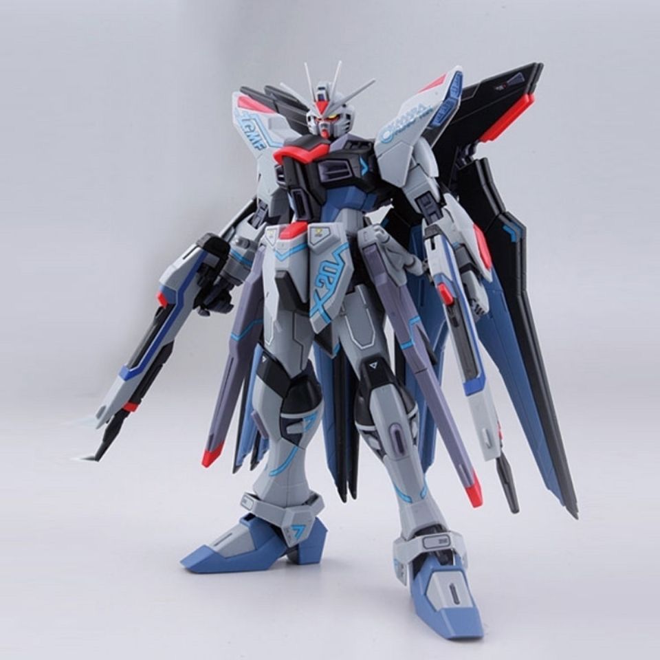 Bandai Limited MG Strike Freedom Gundam [Mechanic Designer Kunio Okawara Exhibition Ver.]
