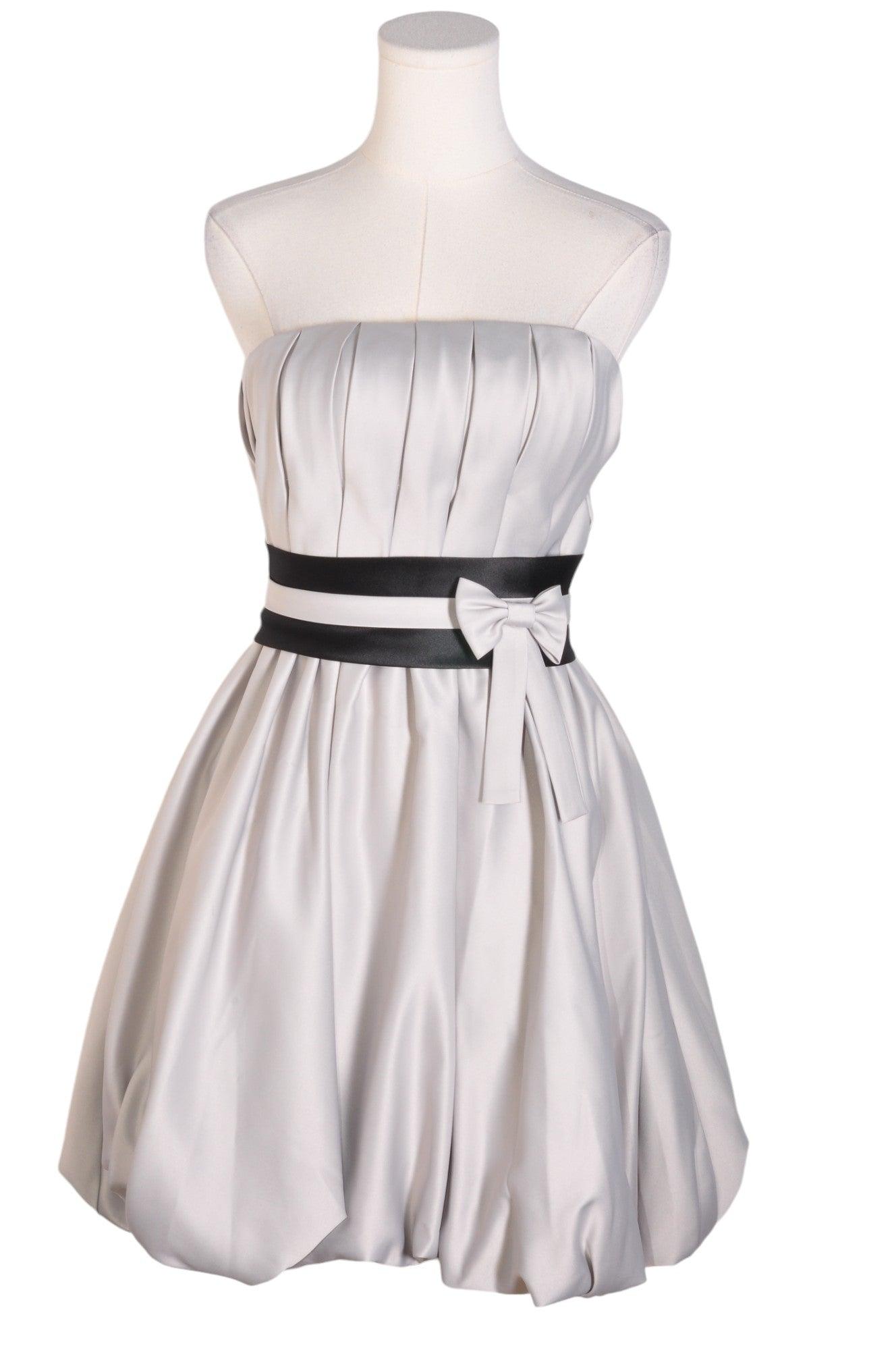 UNBRANDED Women A-Line Dresses Regular fit in Gray - M