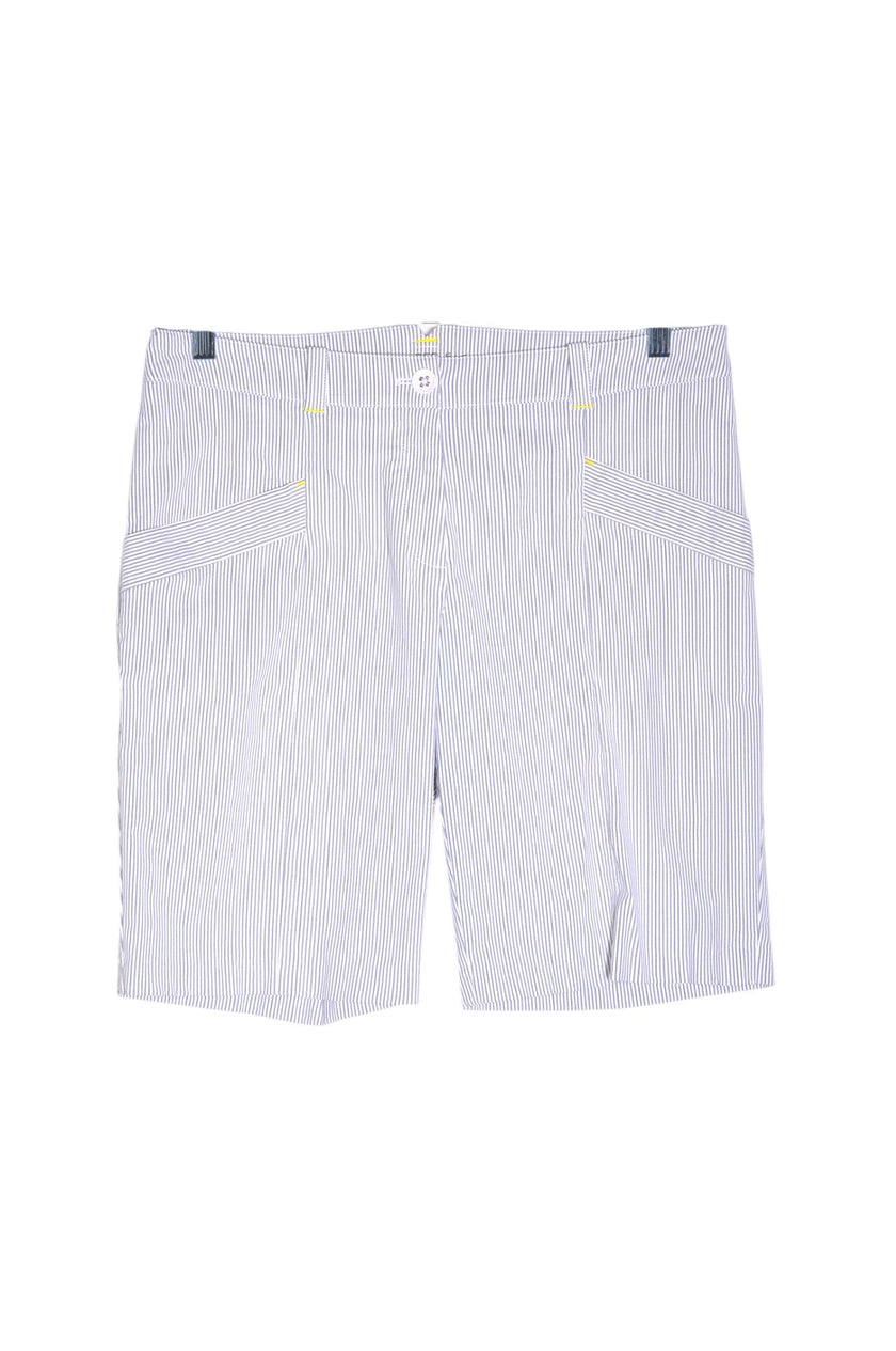 NIKE Women Classic Shorts Regular fit in White - 10