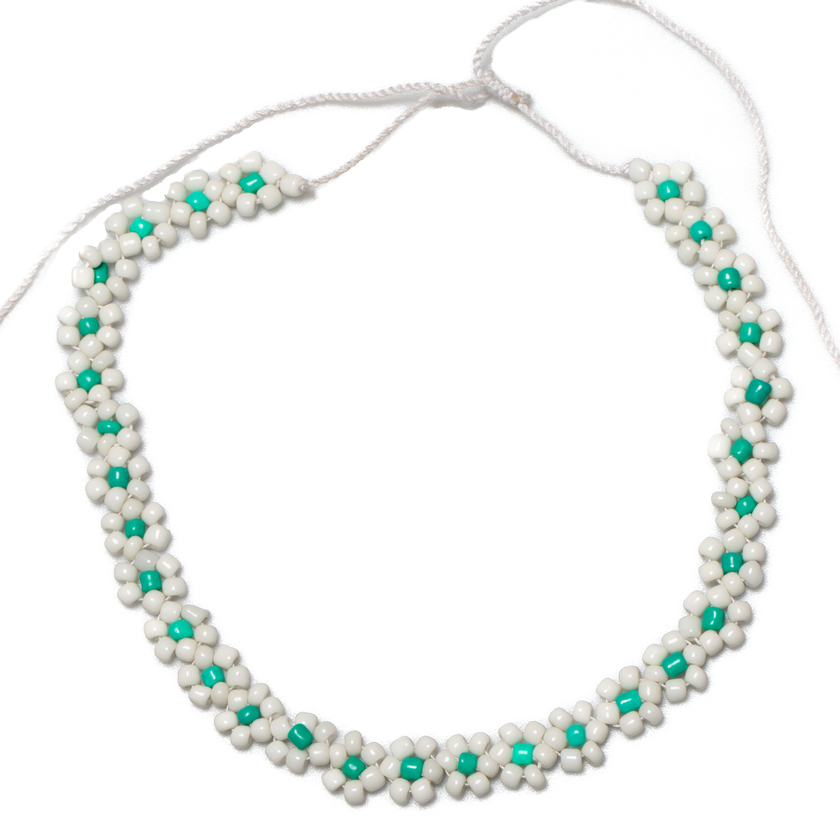 Short Daisy Necklace