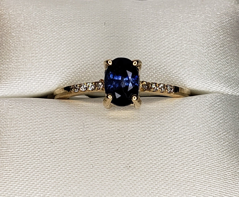 Yellow Gold & Natural Sapphire Ring with Diamonds - 10KT