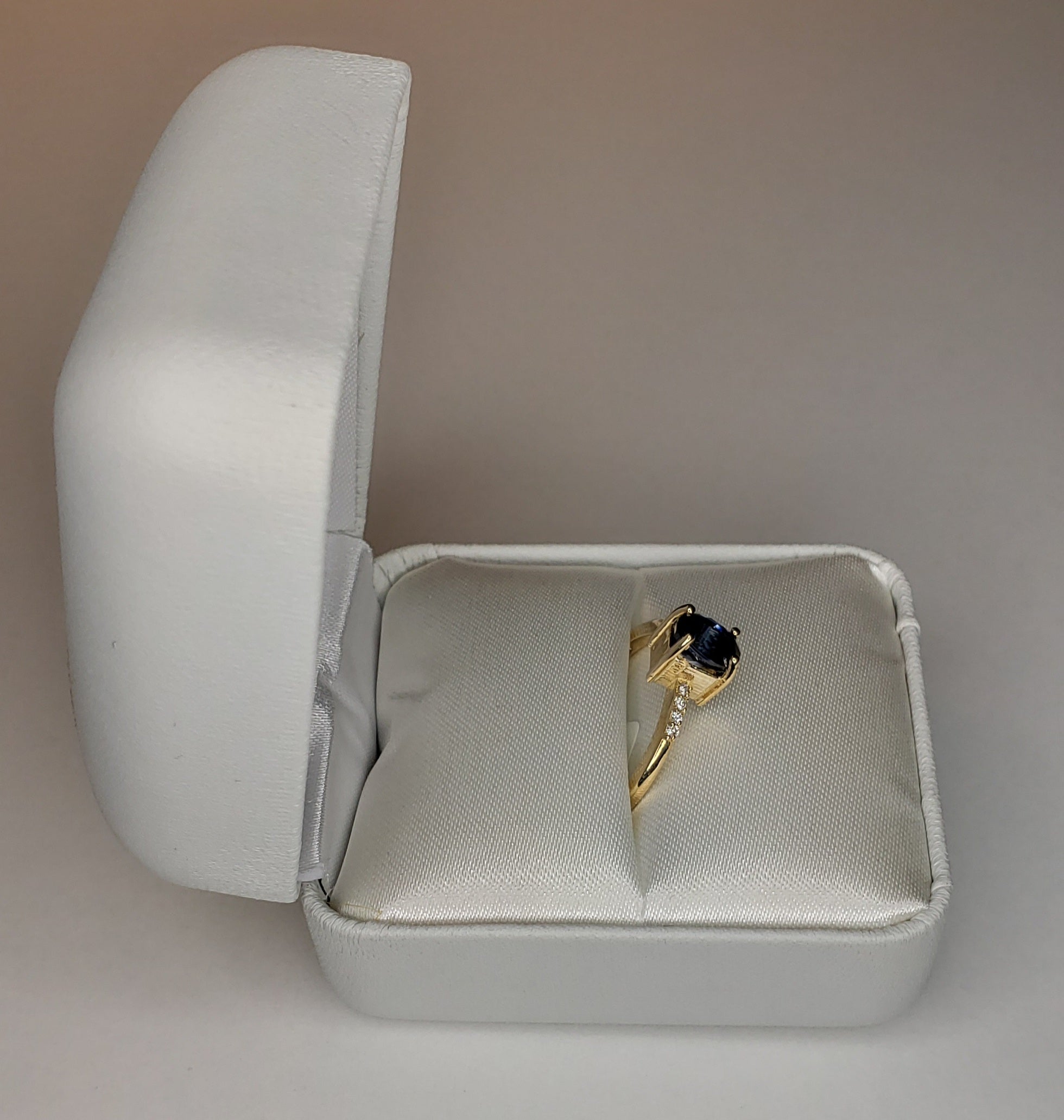 Yellow Gold & Natural Sapphire Ring with Diamonds - 10KT