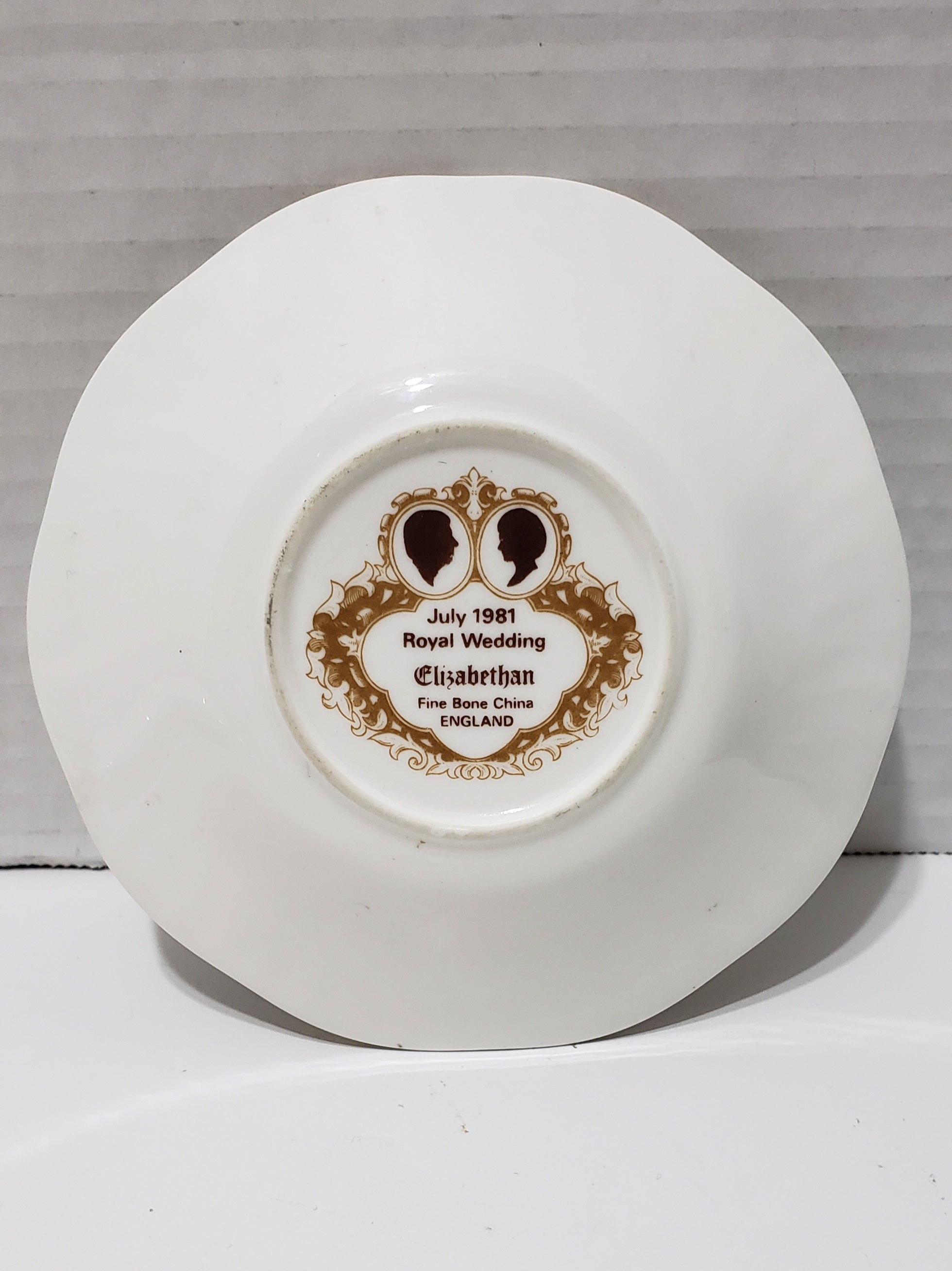 Prince Charles/Princess Diana Royal Wedding Commemorate Plate -  Vintage 1981 - 4.75