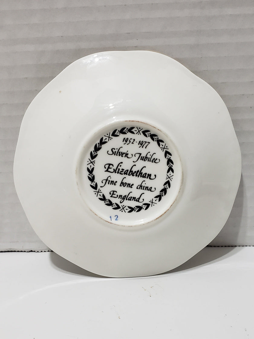 Queen Elizabeth II Silver Jubilee Plate - Vintage 1977 - 4.75