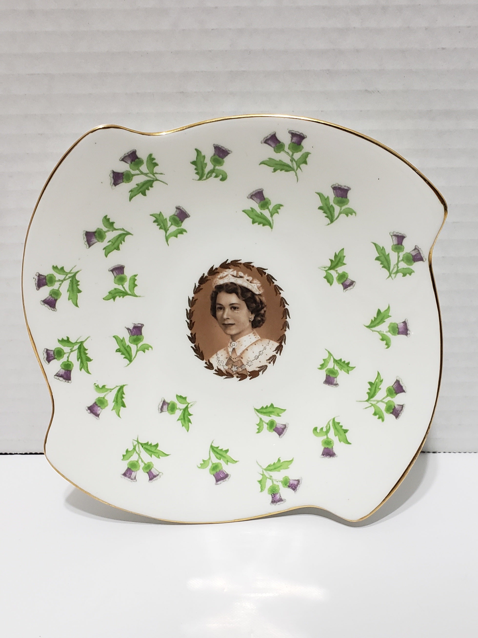 Queen Elizabeth II Commemorate Plate Visit To Canada In 1959 - 6