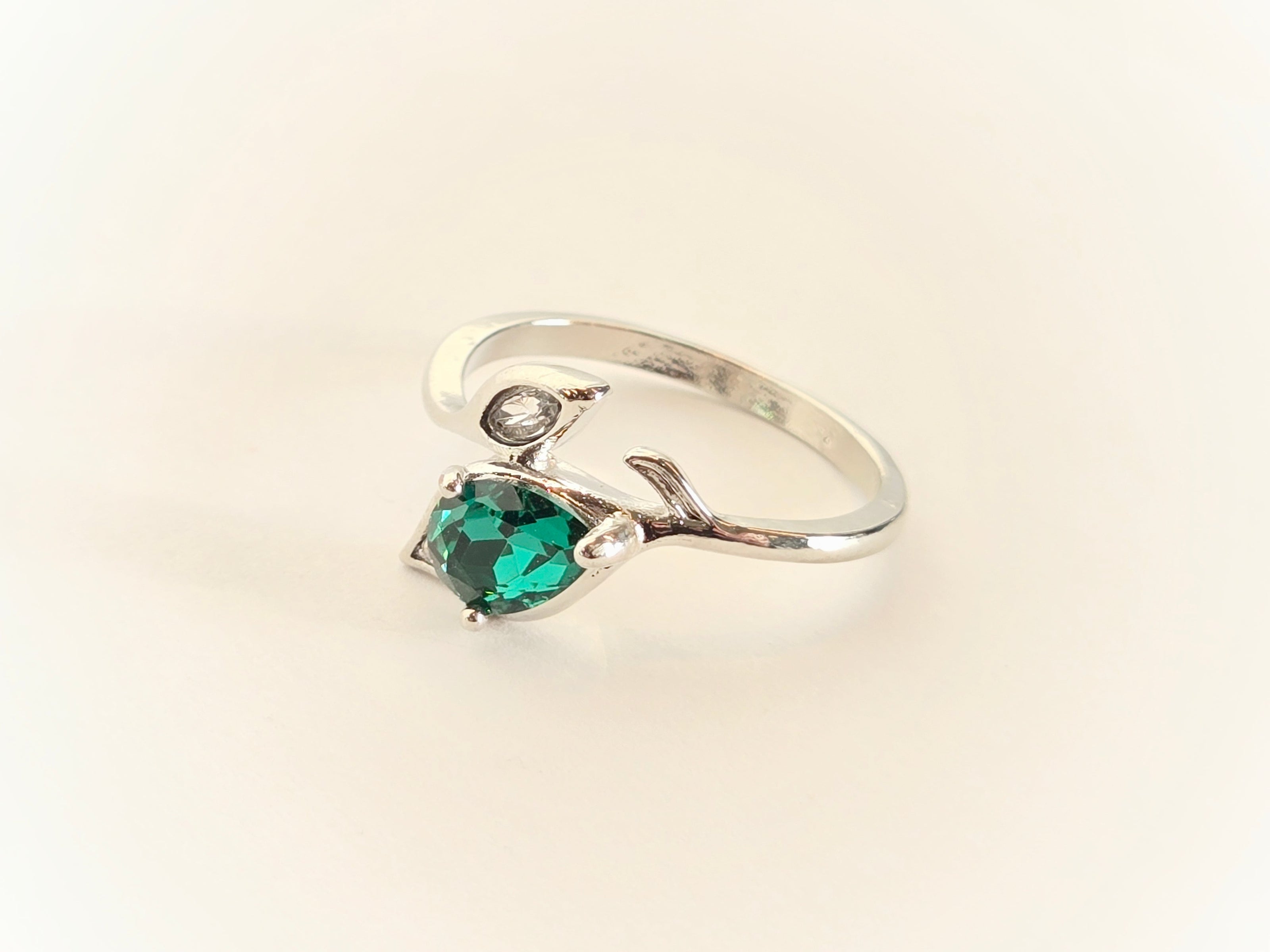 Emerald & Silver Leaf Ring | Size 9