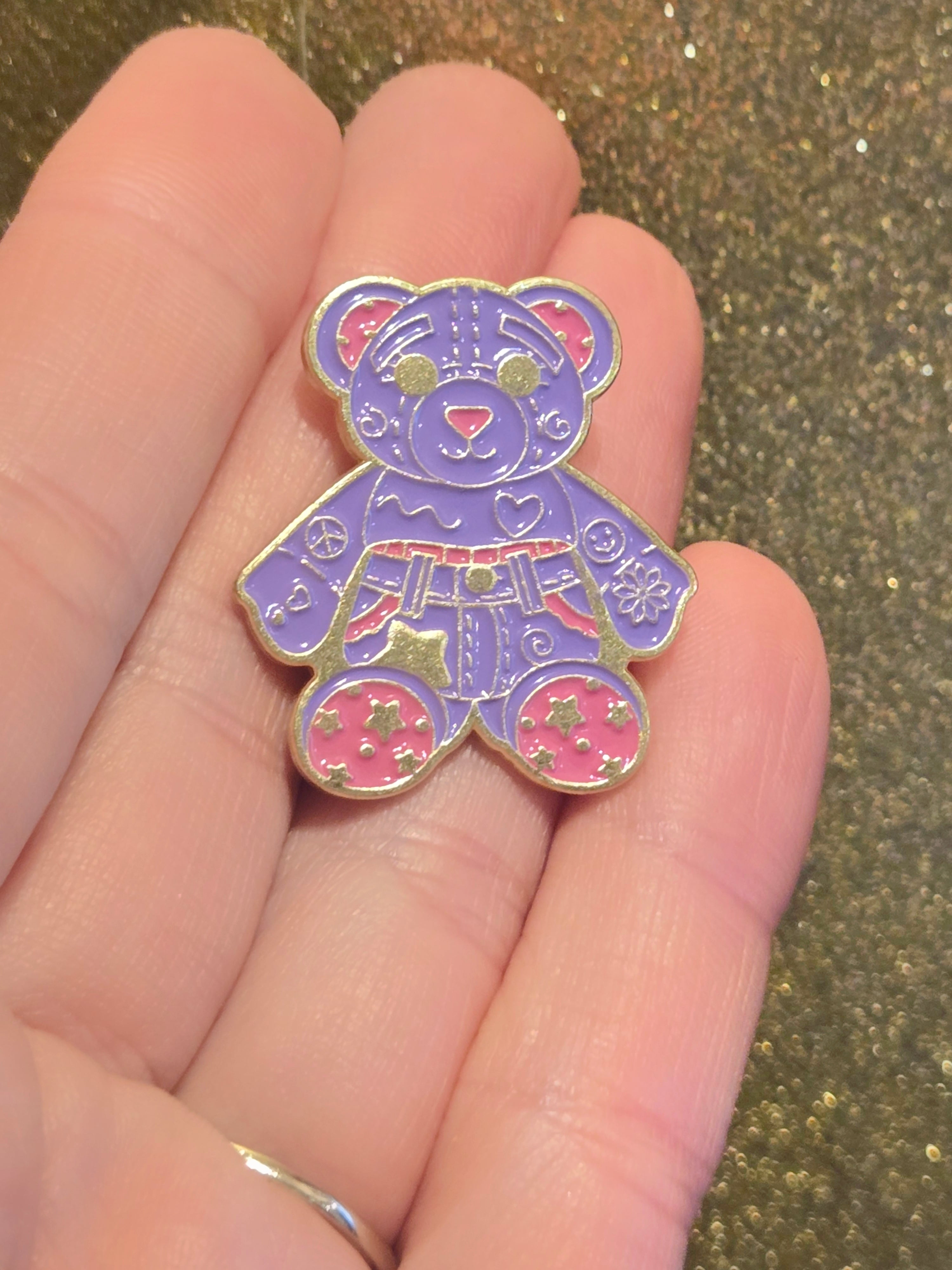 Doodle Bear 90s Retro | Collectible Pin