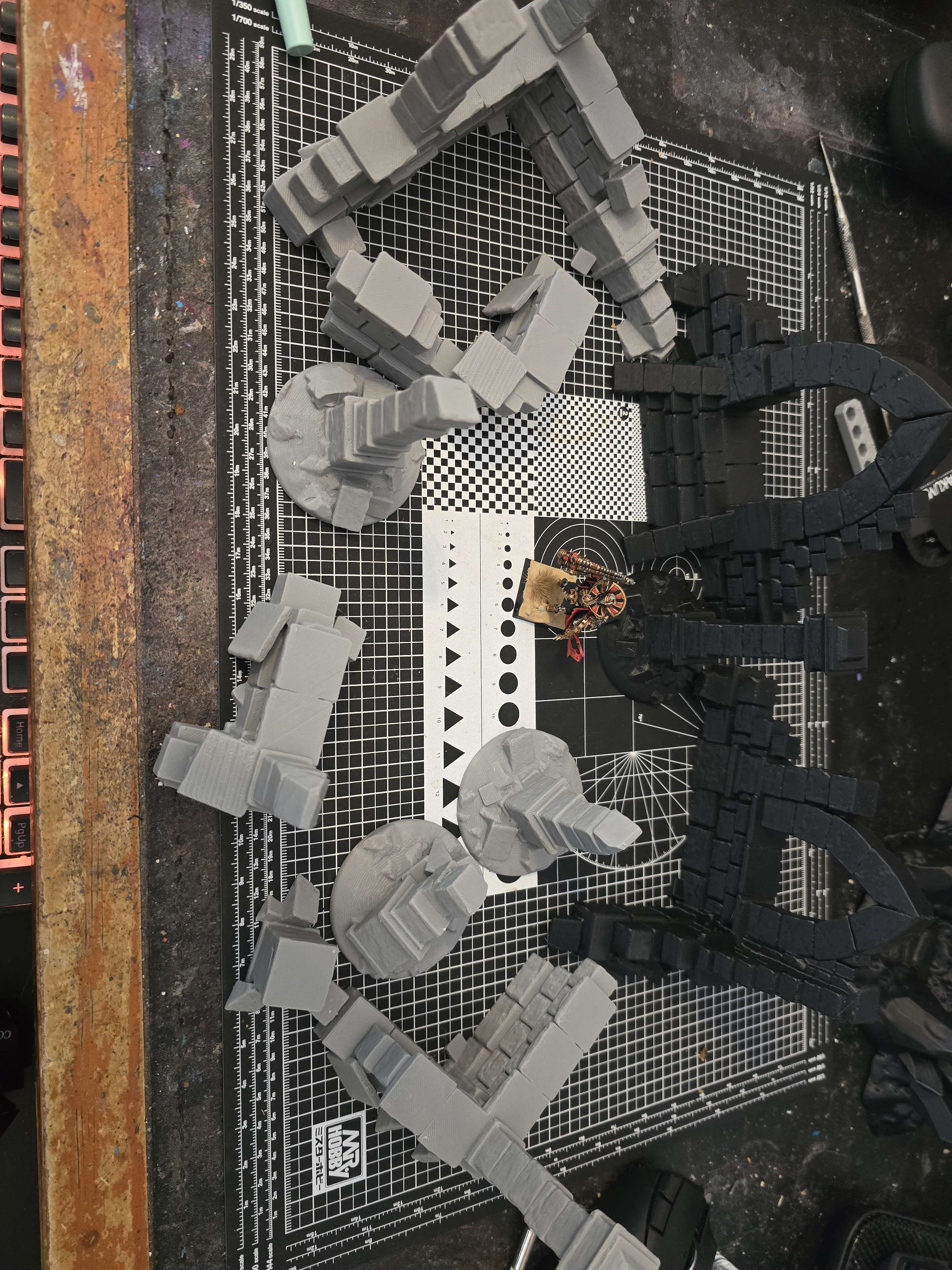 RUINS 12pc
