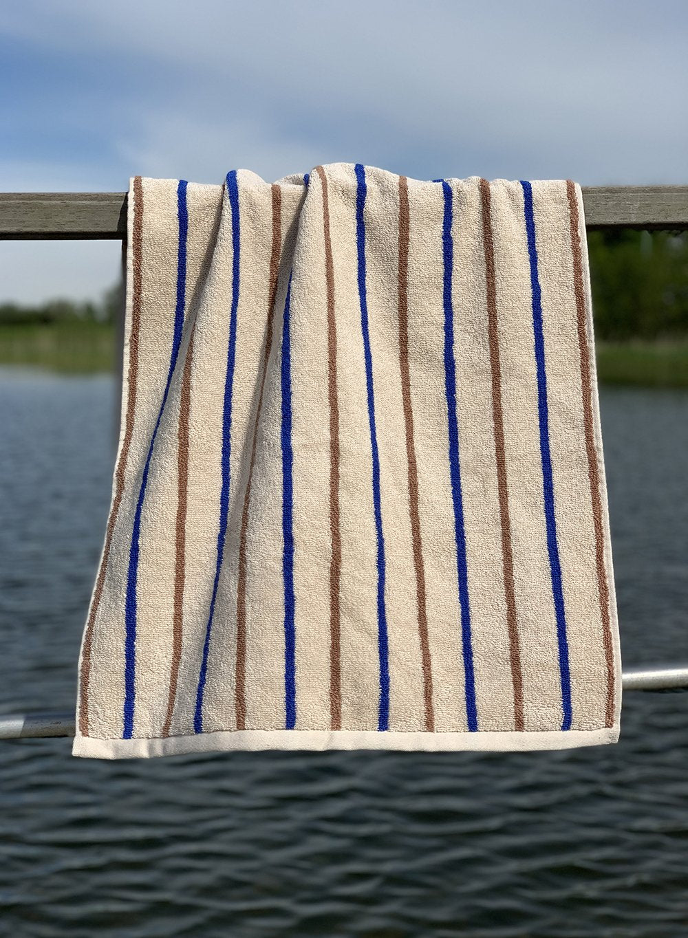 Raita Towel - 50x100 cm - Caramel / Optic Blue