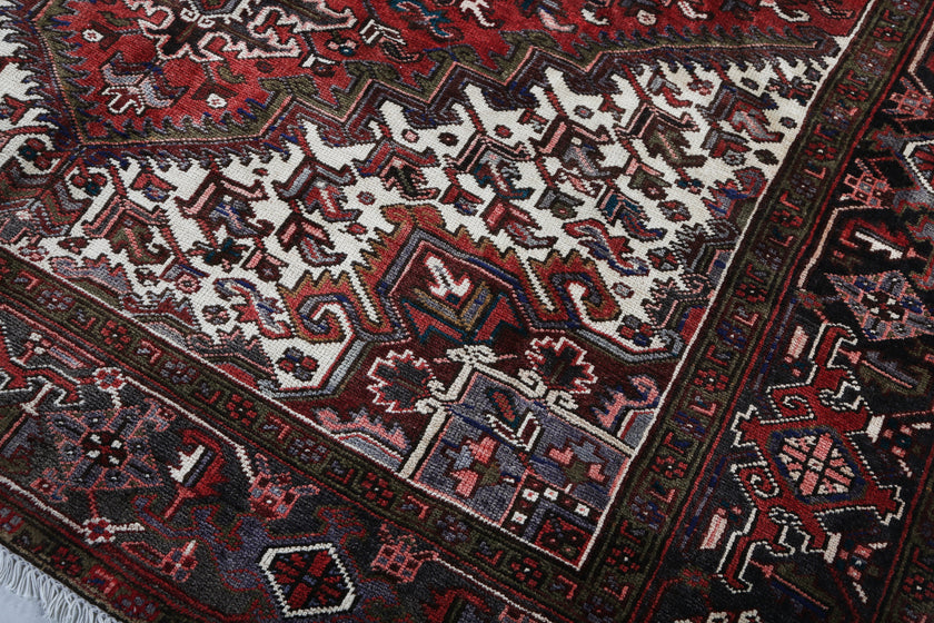Persian Heriz Rug | 7' 5