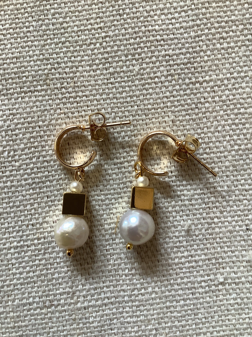 Standout Boutique Danity Pearl earrings