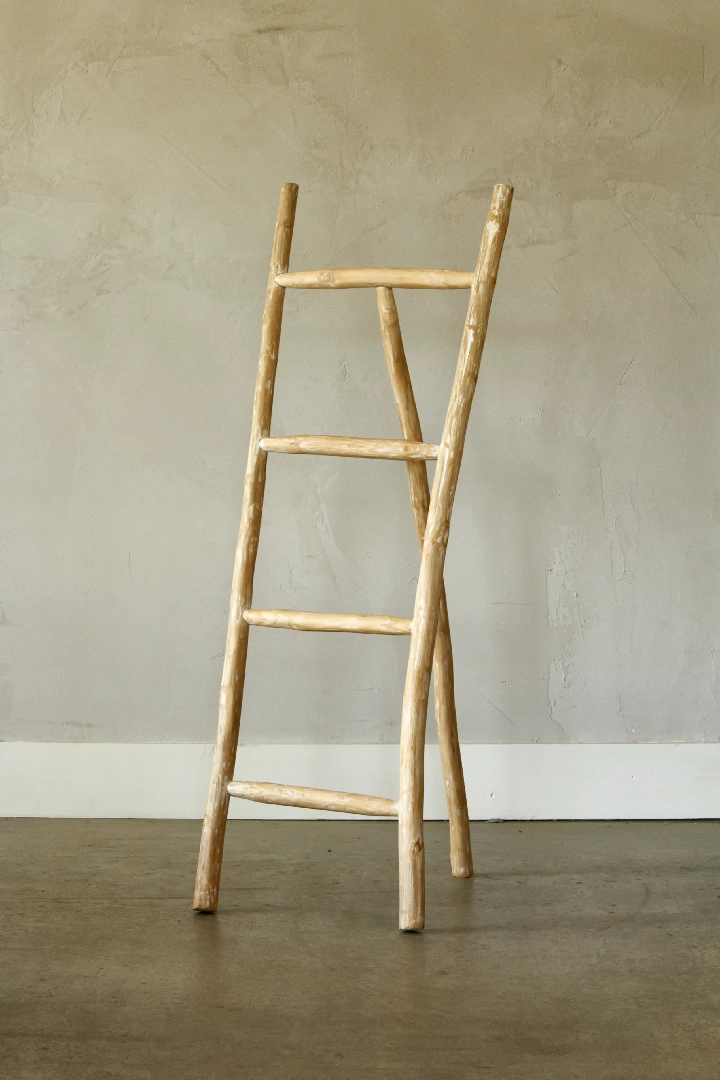 Échelle avec 3 pieds en branches de teak