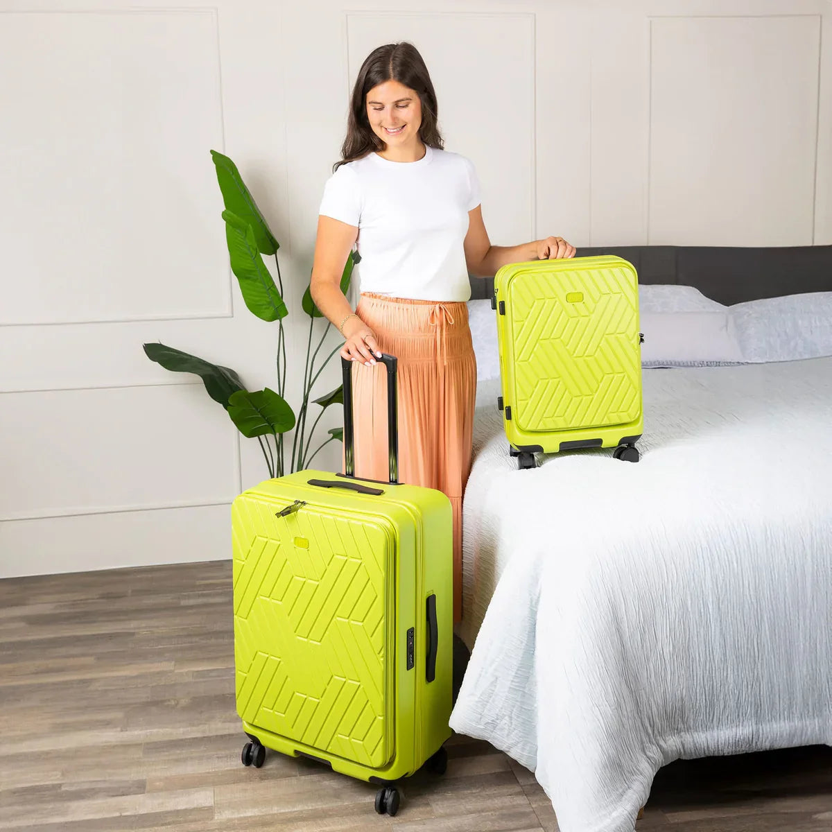 LUG - Box Truck Hard Sided Wheelie Carry-On