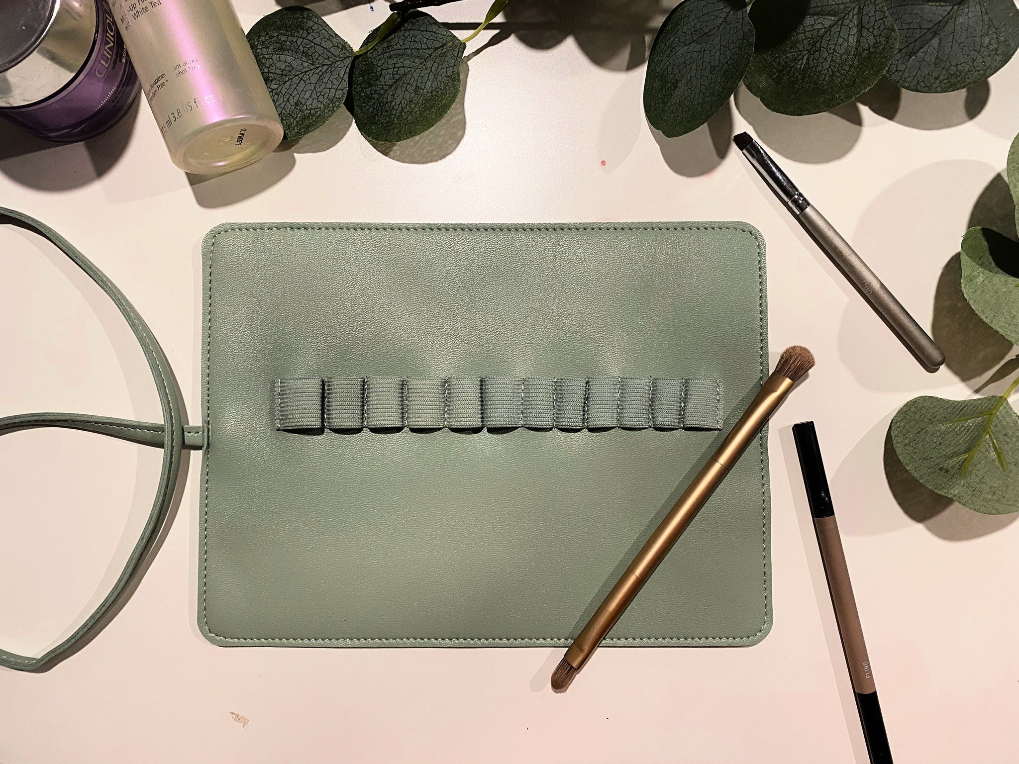 Travel Brush Set Holder