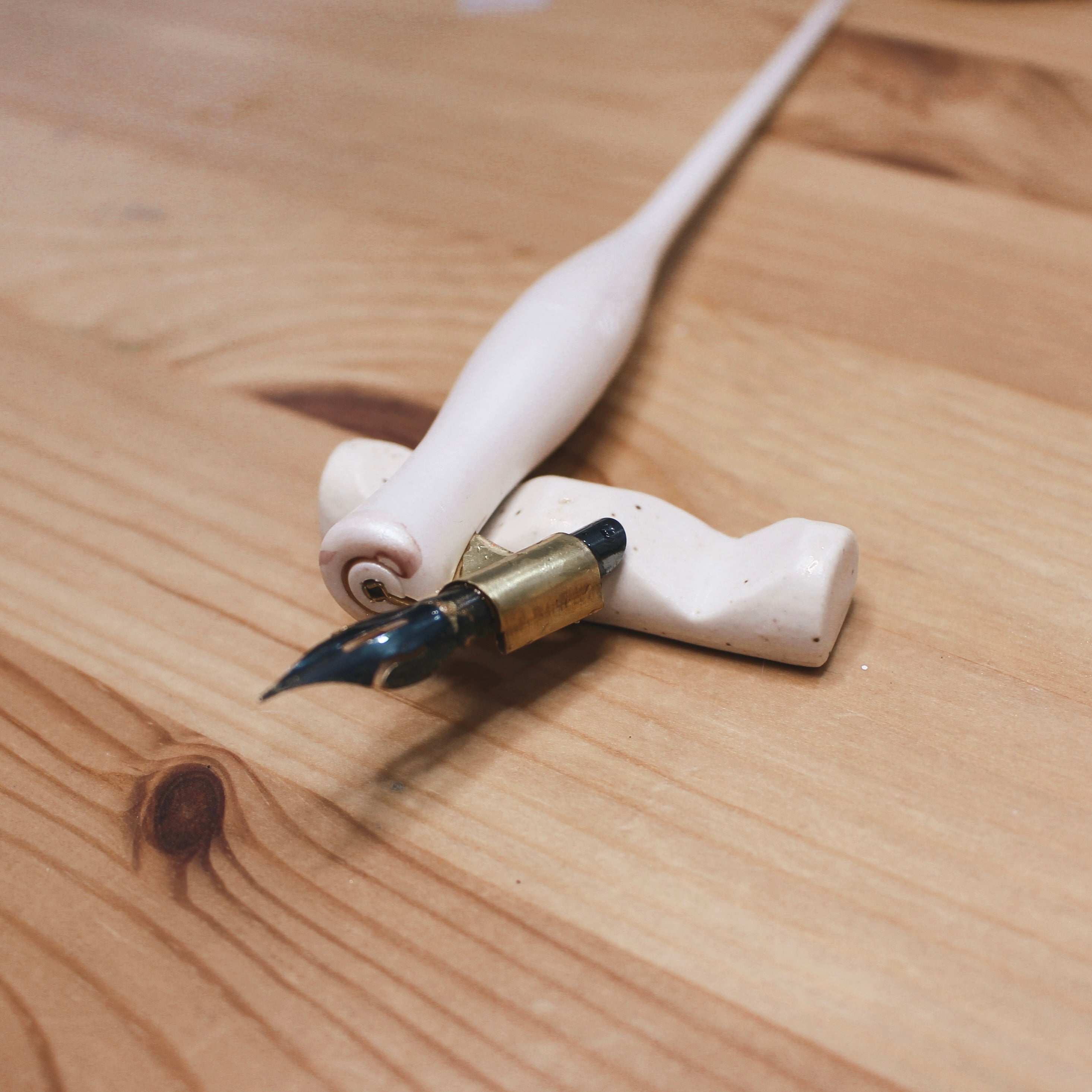 Ceramic Pen & Paintbrush Rest