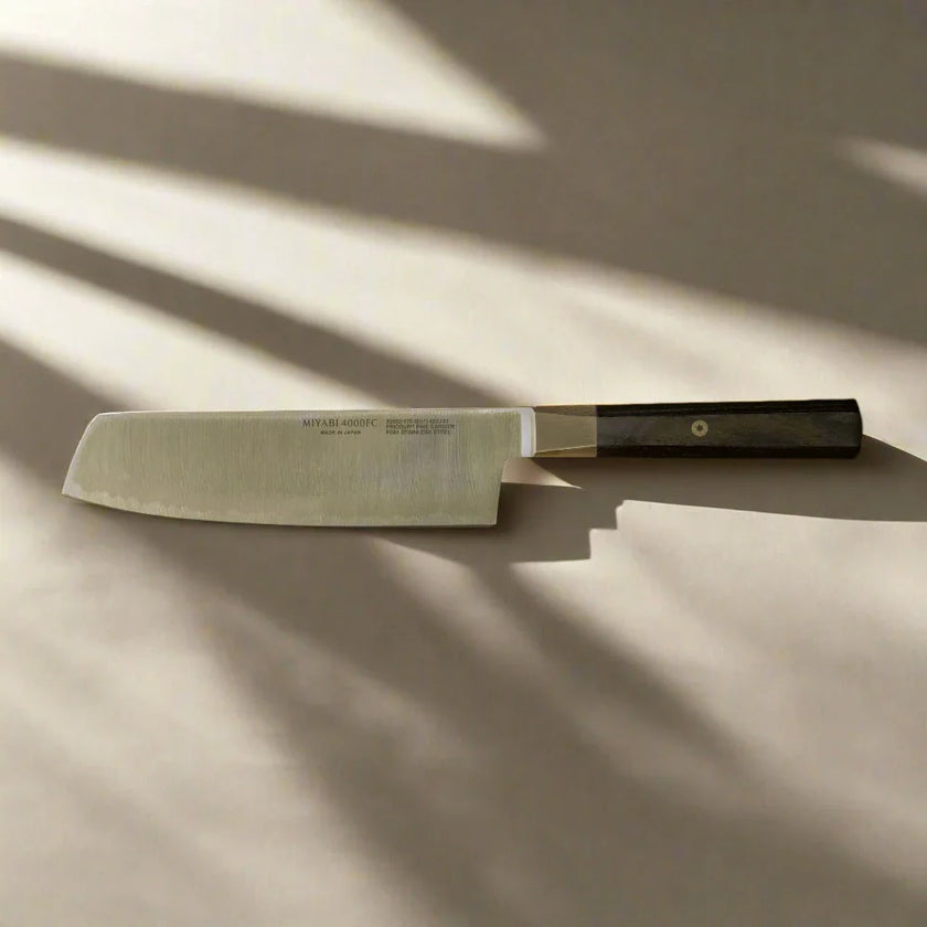 MIYABI 4000 FC Couteau Nakiri 6,5 pouces – Manche noir