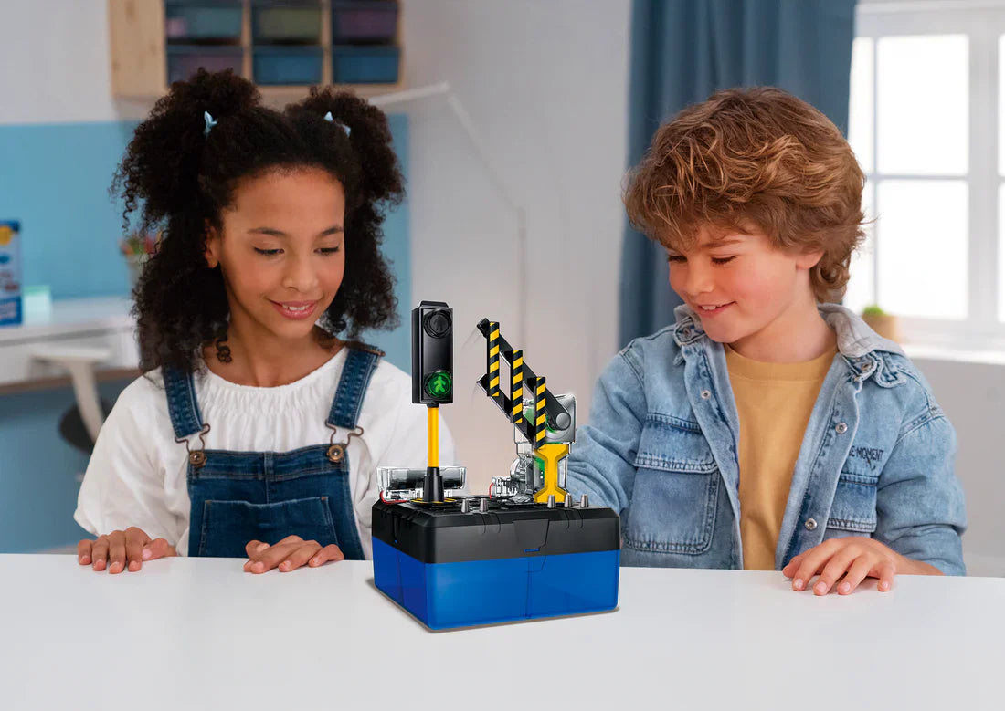 AMAZING TOYS - CONNEX - DIGITAL TRAFFIC SYSTEM