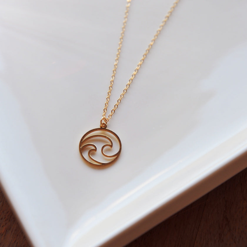 Double wave necklace