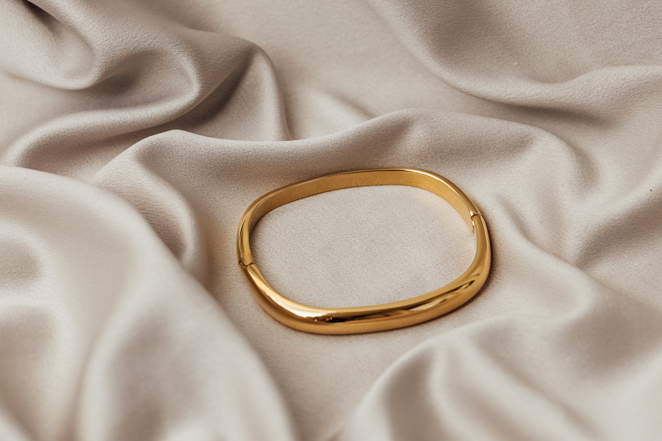 The Vera Bangle