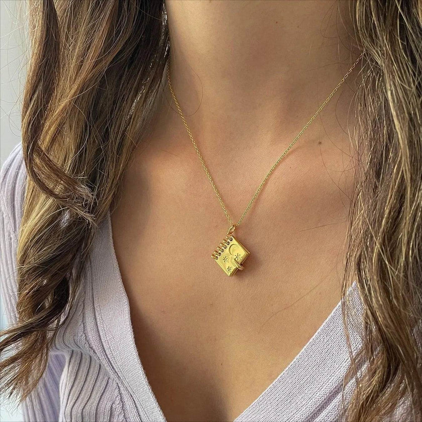 Openable Love Book-shaped Necklace With Stars Moon And Letters Engraved Fashion Personality Pendant Necklace For Valentine's Day Gift