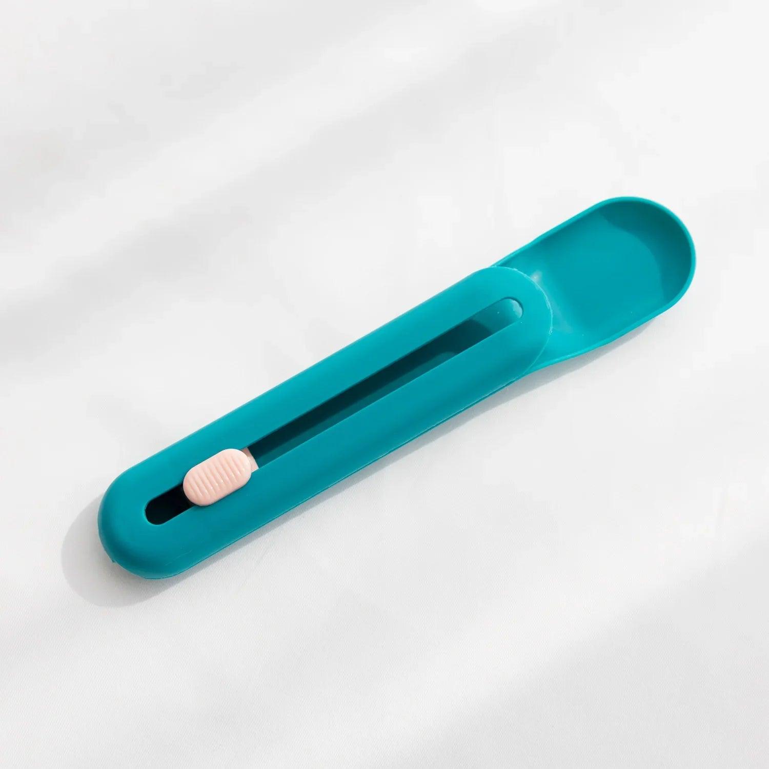 Cat Lickable Treat Squeeze Spoon Feeder – Snack Dispenser for Wet Food & Cat Strips