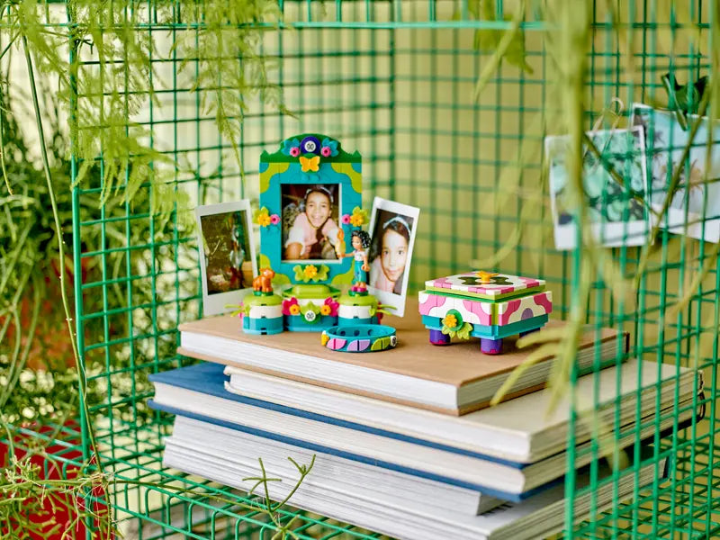 LEGO - 43239 Mirabel's Photo Frame and Jewelry Box