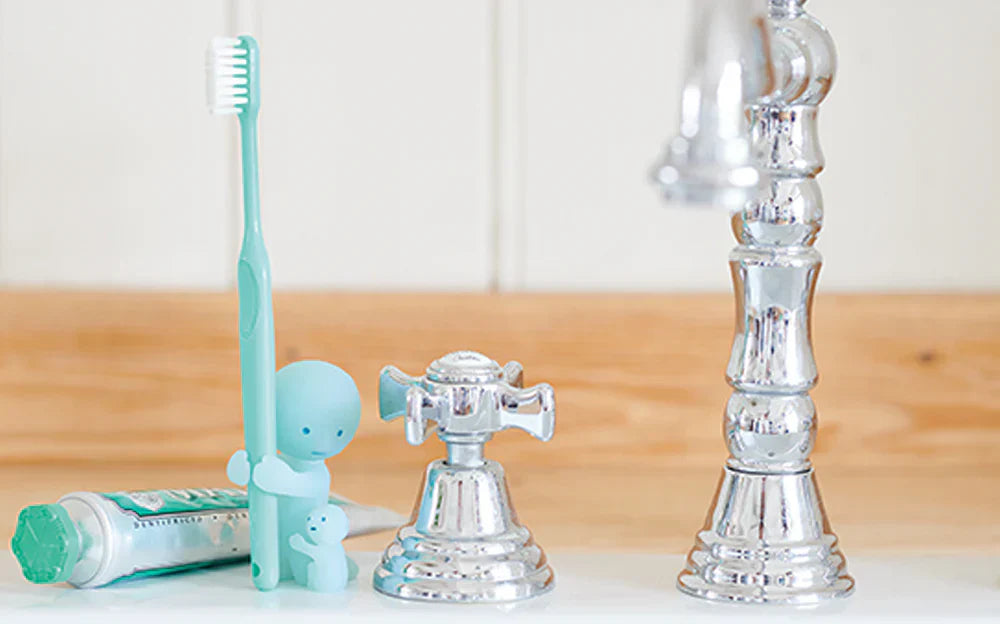 Smiski - Toothbrush Stand (Hugging)
